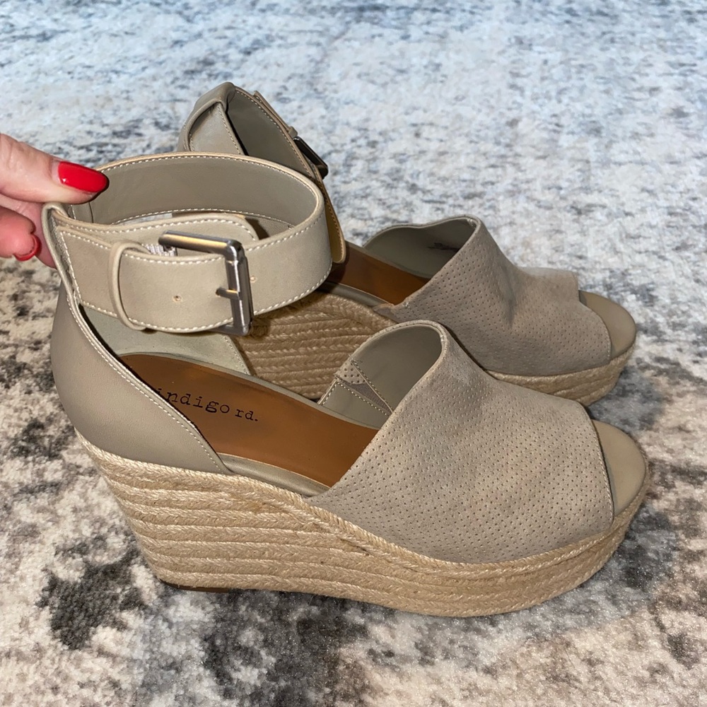 Indigo Rd. Grey suede roped wedges